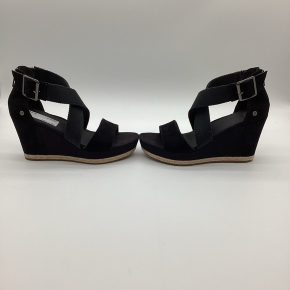 989. UGG Calla Wedge Black Sandal NWOT Size 9 - Picture 2 of 7